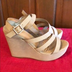 Tan wedge